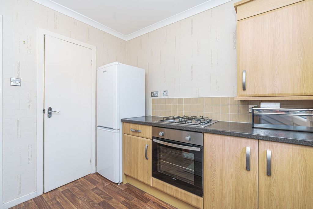 Property photo 3 of 18