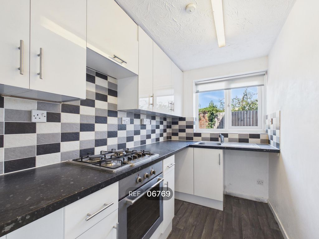 Property photo 2 of 14 Kitchen