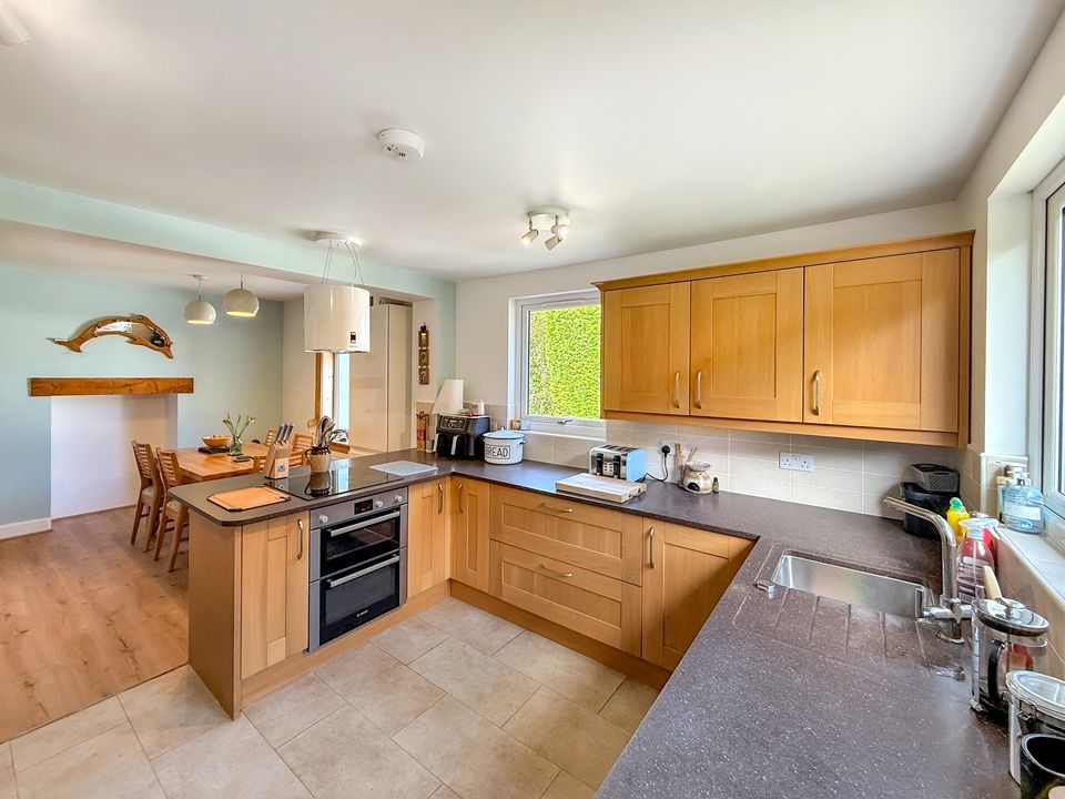 Property photo 3 of 32
