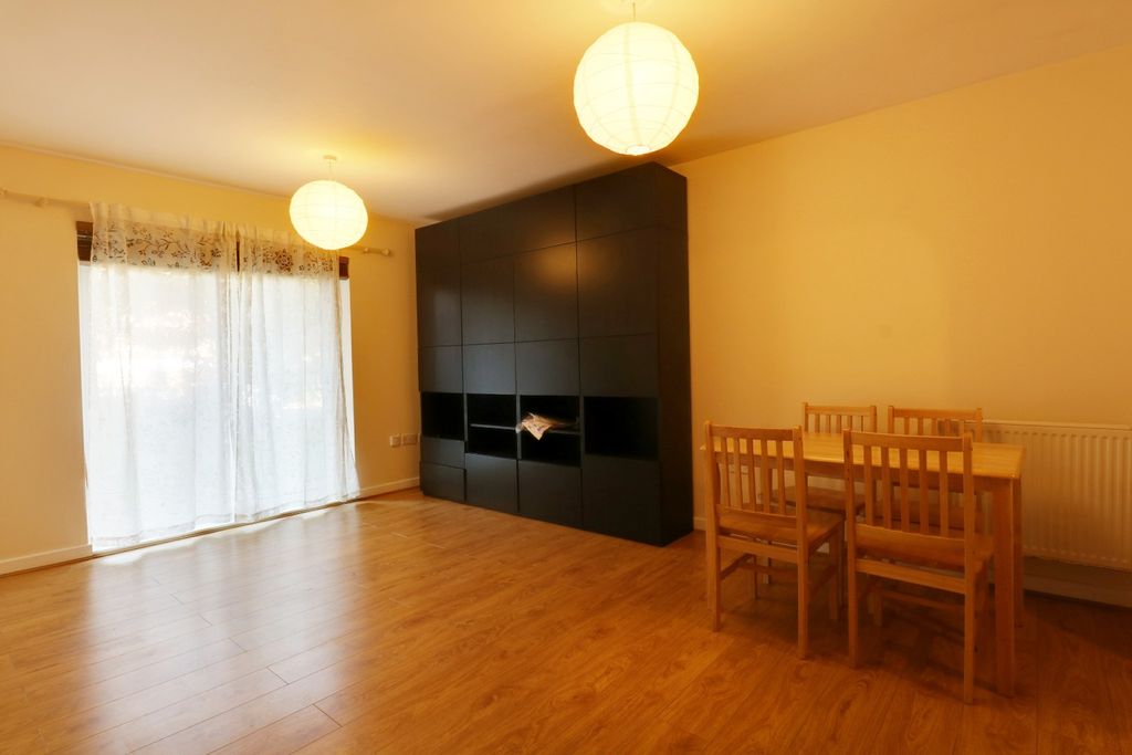 Property photo 2 of 15 4548872