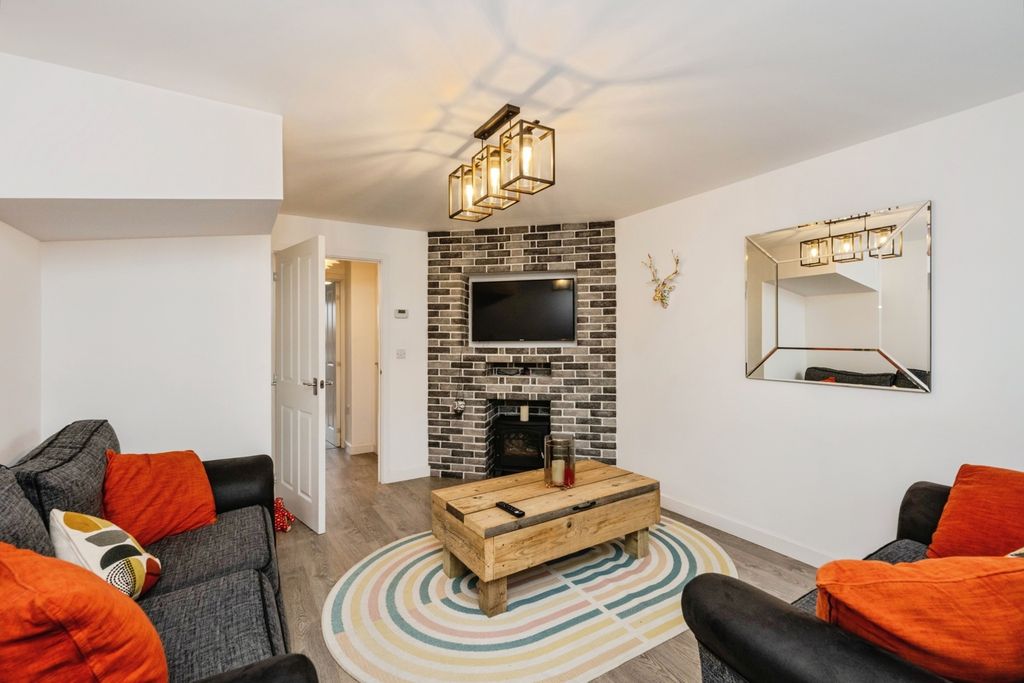 Property photo 2 of 17 Photo