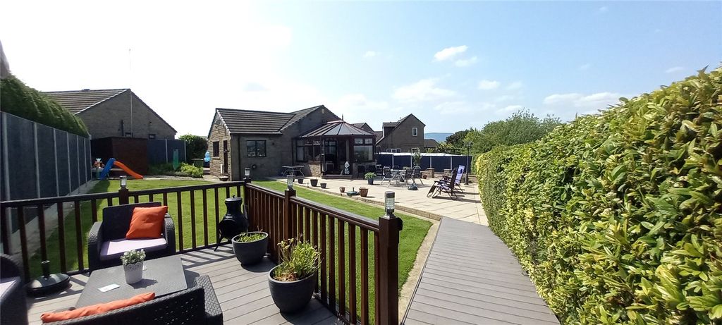 Property photo 2 of 28 Picture No. 34