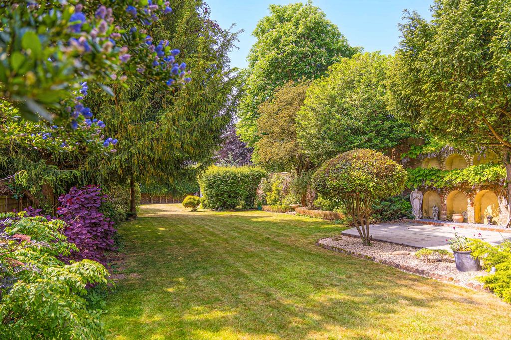 Property photo 2 of 22