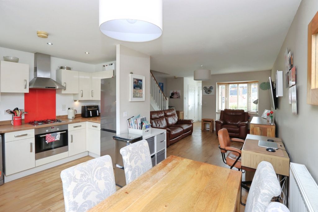 Property photo 3 of 17 Photo