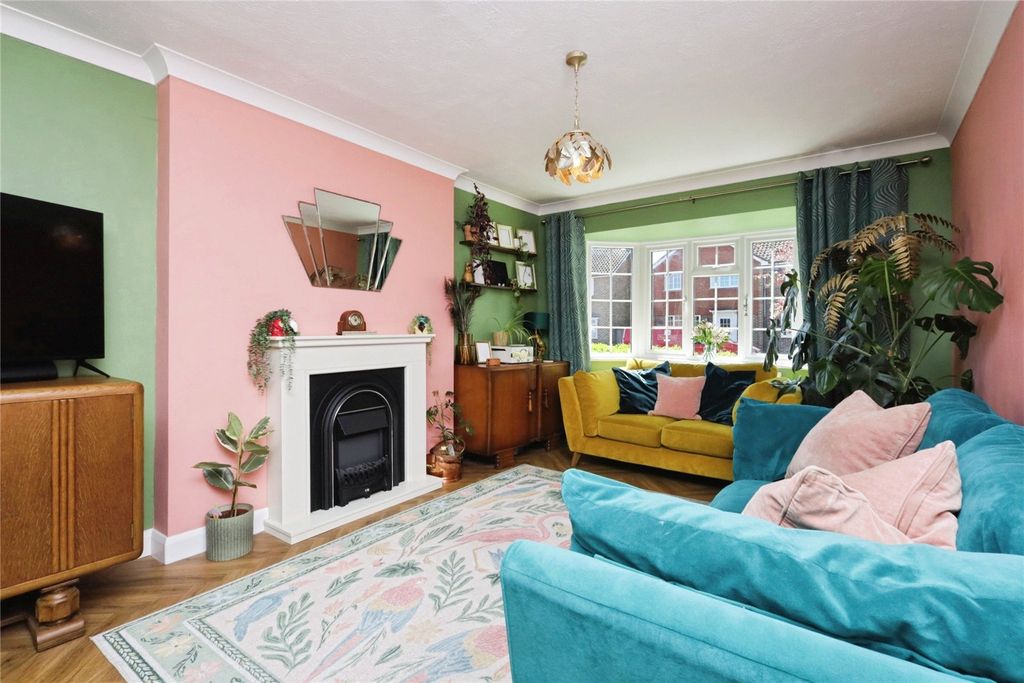 Property photo 3 of 33 Picture No. 23