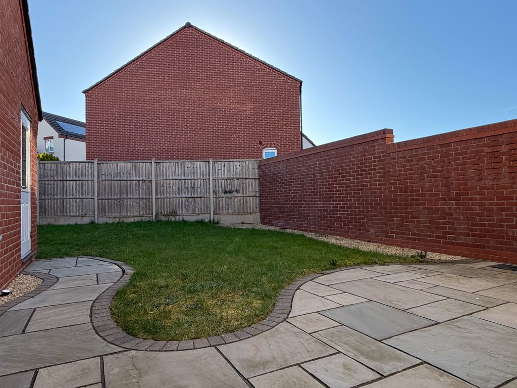 Property photo 3 of 19