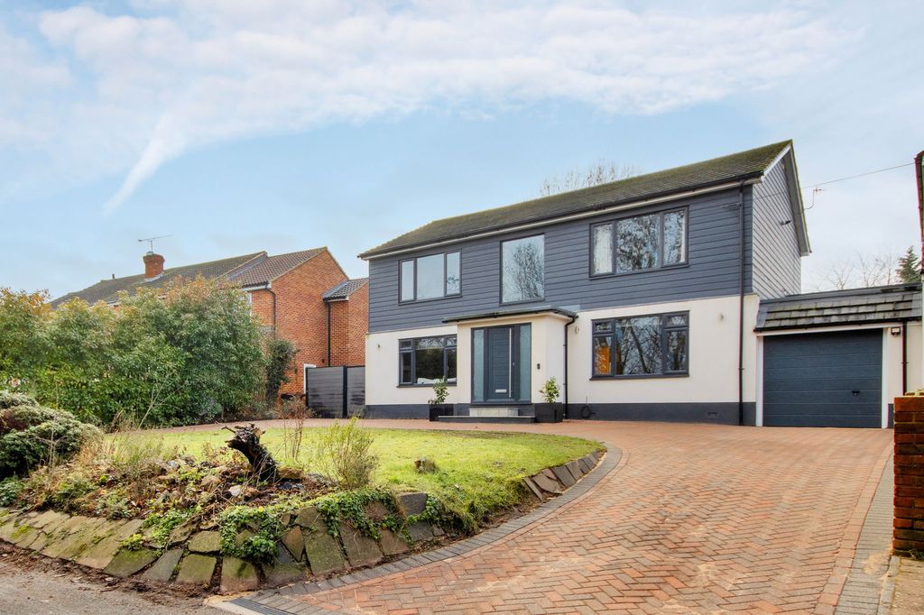 Property photo 1 of 28