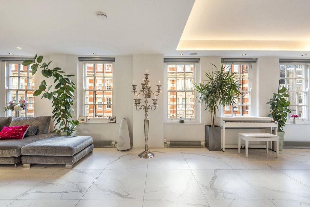 Property photo 1 of 16 Reception