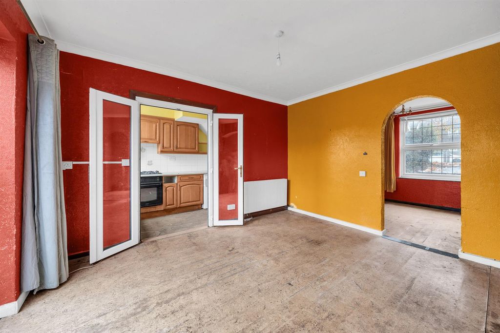 Property photo 2 of 17 Dining Room