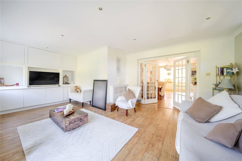 Property photo 2 of 17 Picture No. 14