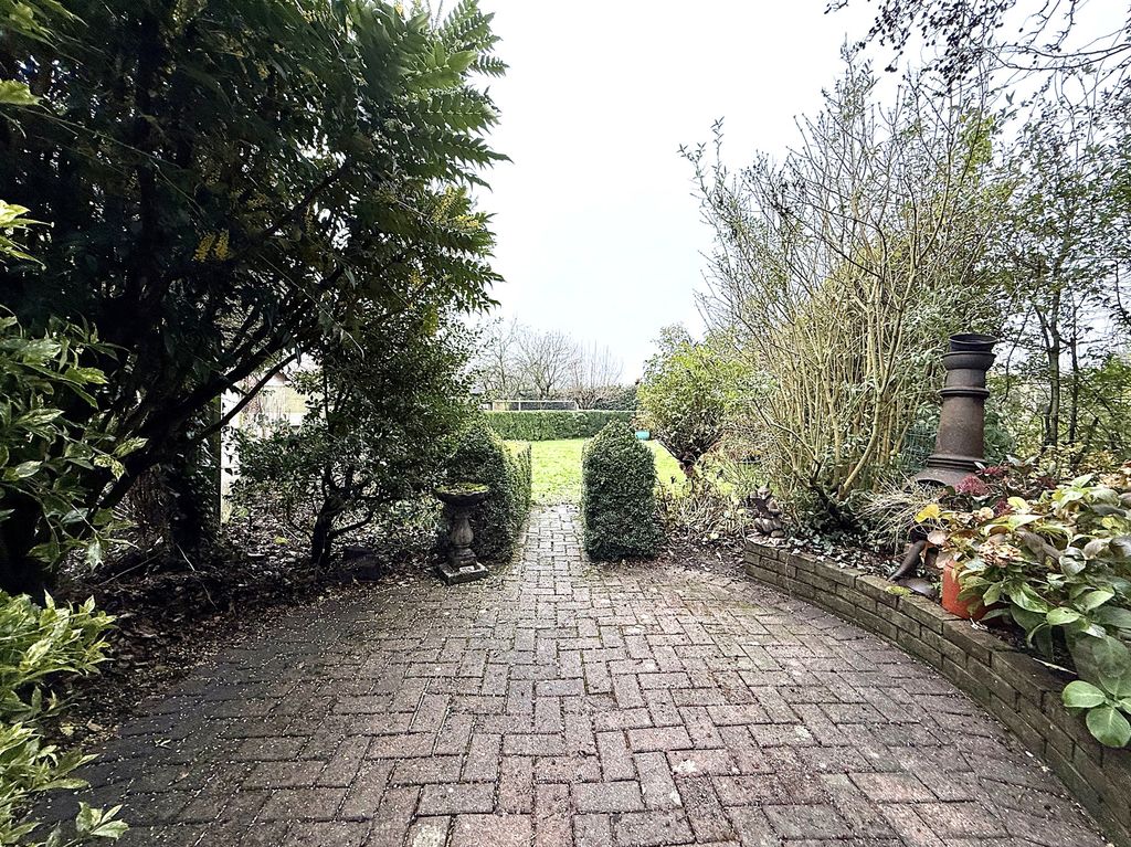 Property photo 3 of 37