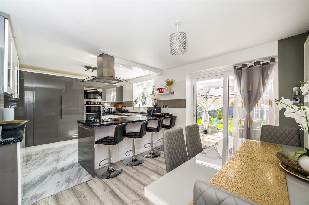 Property photo 2 of 26 Kitchen / Dining Room