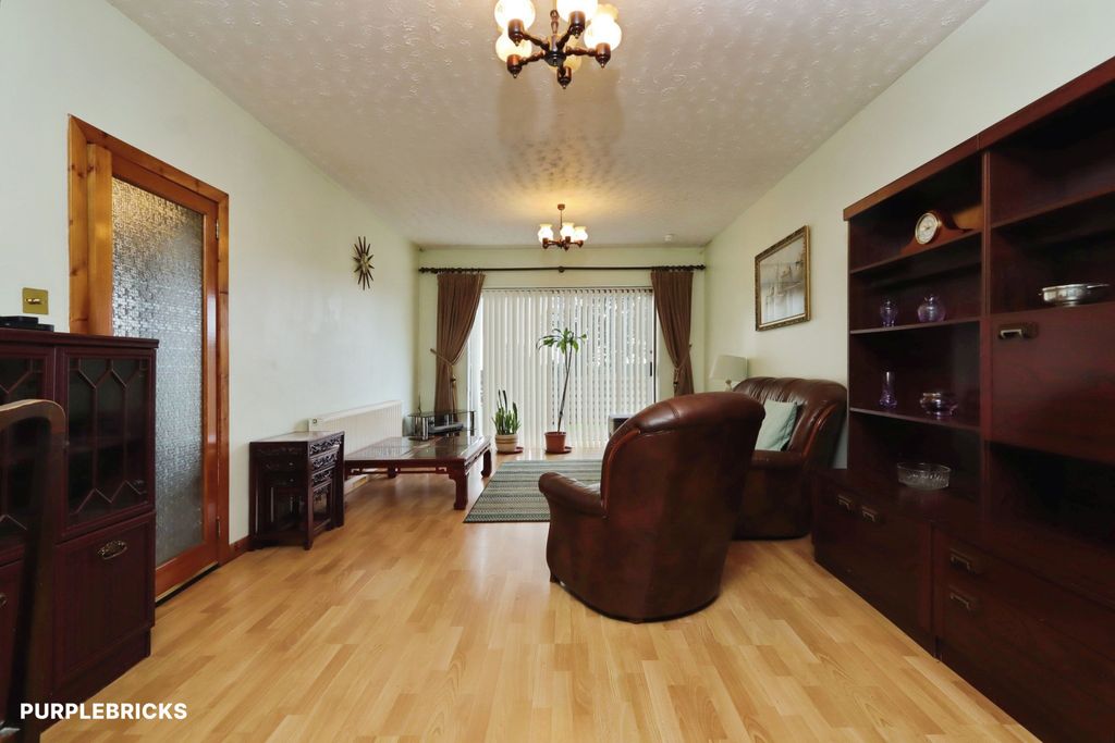 Property photo 2 of 23