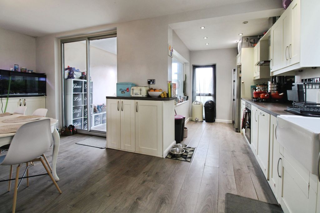 Property photo 3 of 15 Photo #3