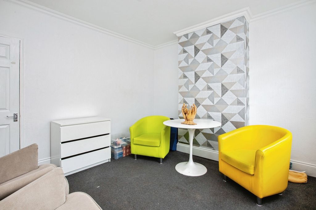 Property photo 3 of 15 Pbox-Img.Jpg