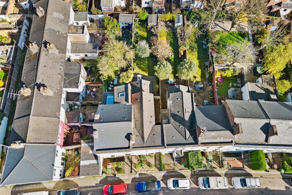 Property photo 3 of 21 Photo 1