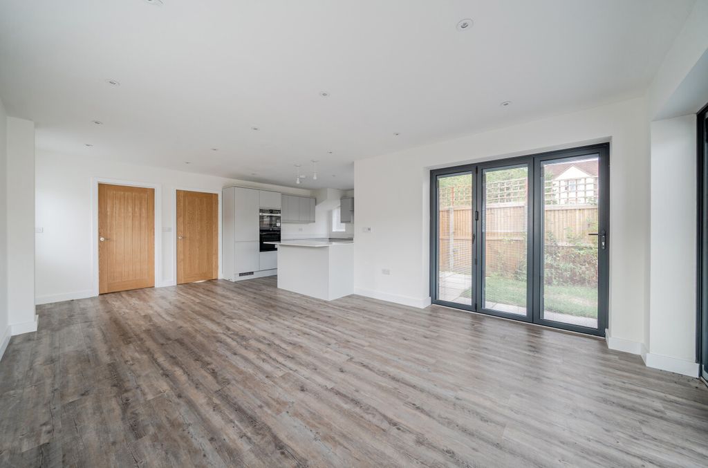 Property photo 3 of 14 1514339-21-1A05c3...
