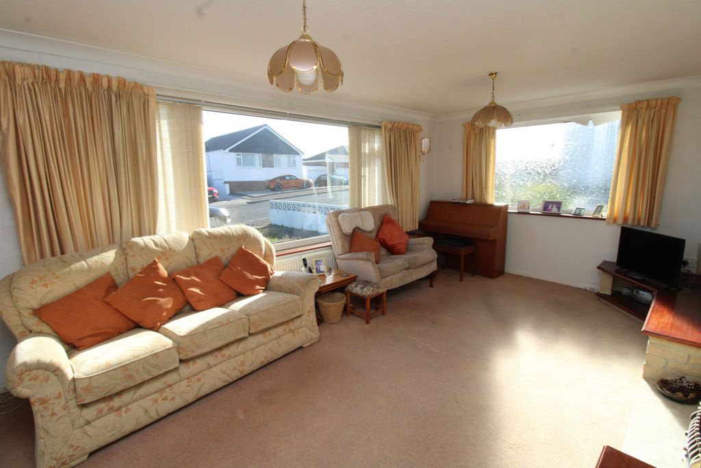 Property photo 3 of 21