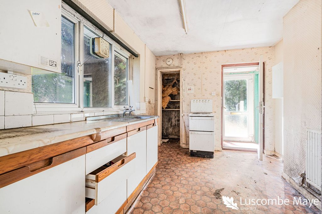 Property photo 3 of 19