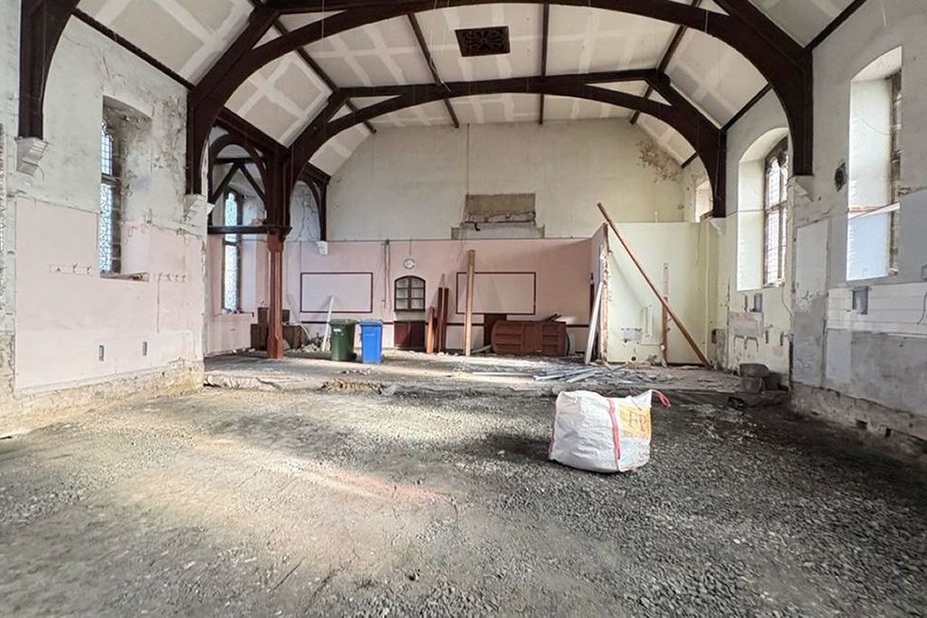 Property photo 3 of 9