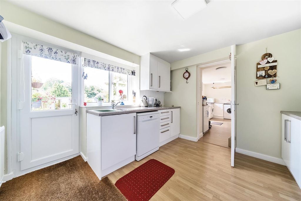 Property photo 3 of 13 Kitchen 2