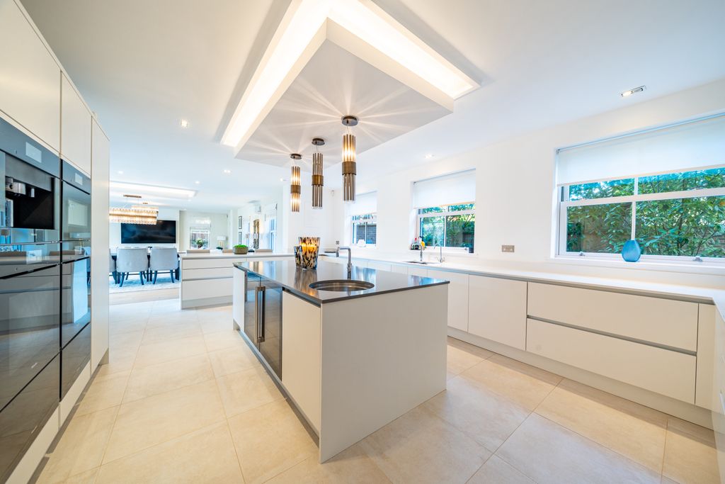 Property photo 3 of 30