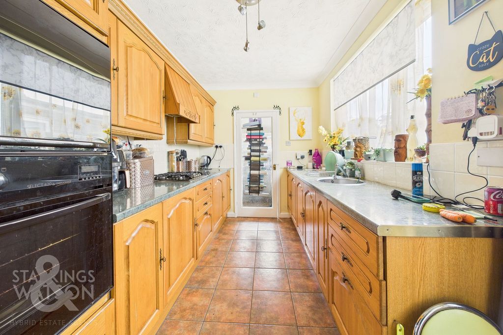 Property photo 3 of 16