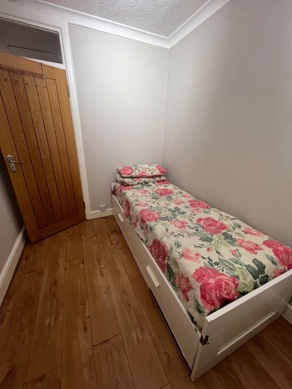 Property photo 1 of 2