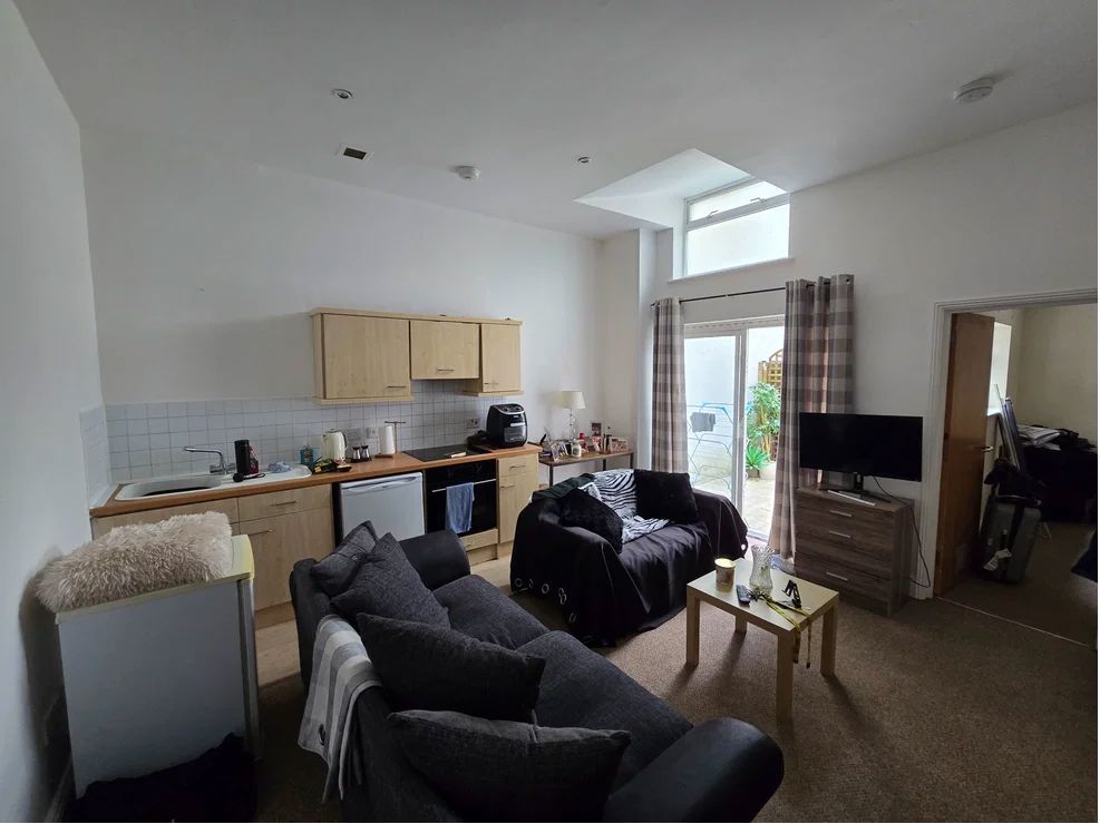 Property photo 3 of 9