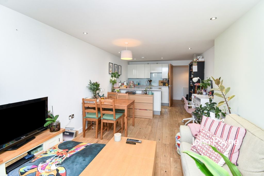 Property photo 2 of 14 Reception Room