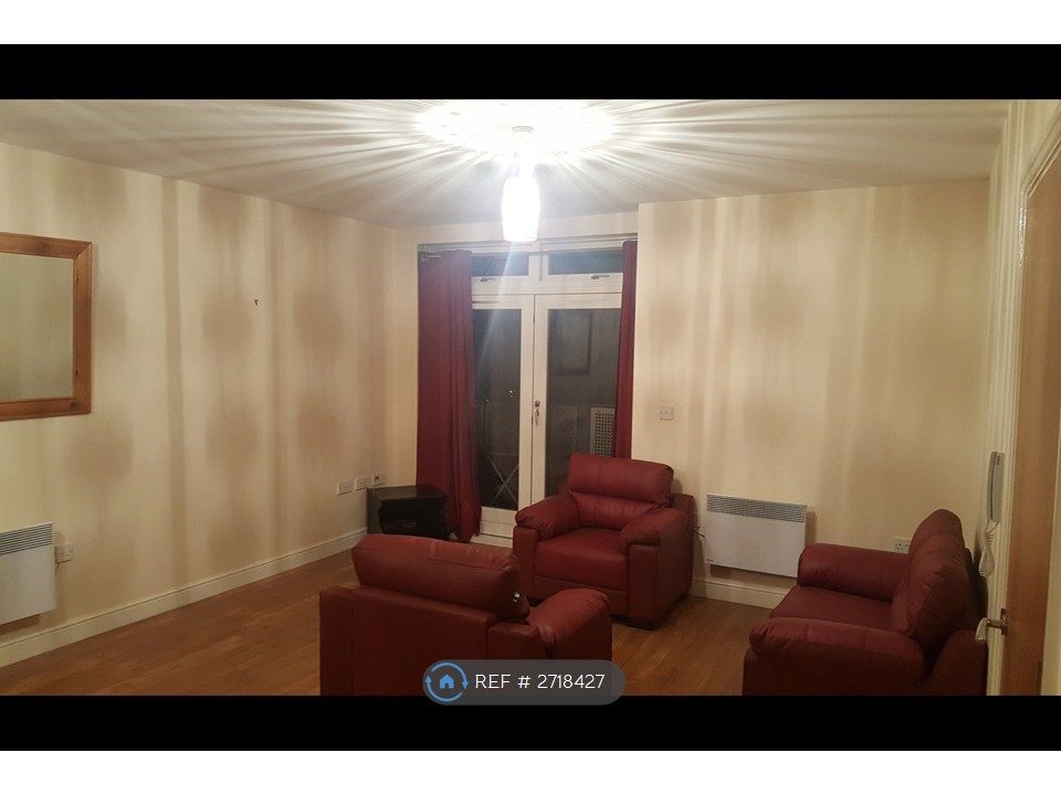 Property photo 3 of 15 Lounge