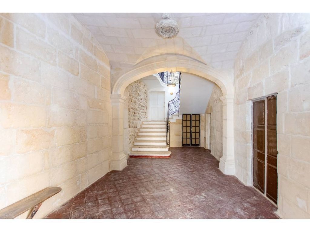 Property photo 1 of 30