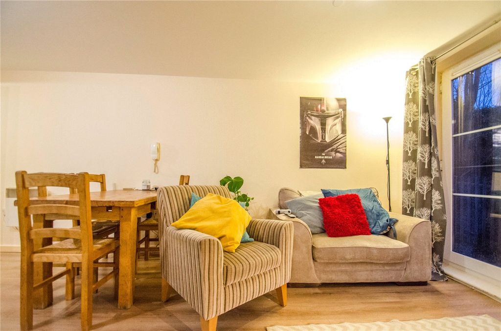 Property photo 3 of 11 Picture No. 02