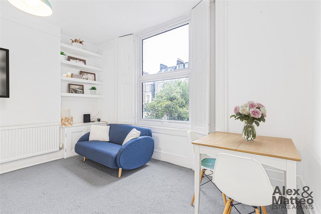 Property photo 2 of 8 Lewisham Way