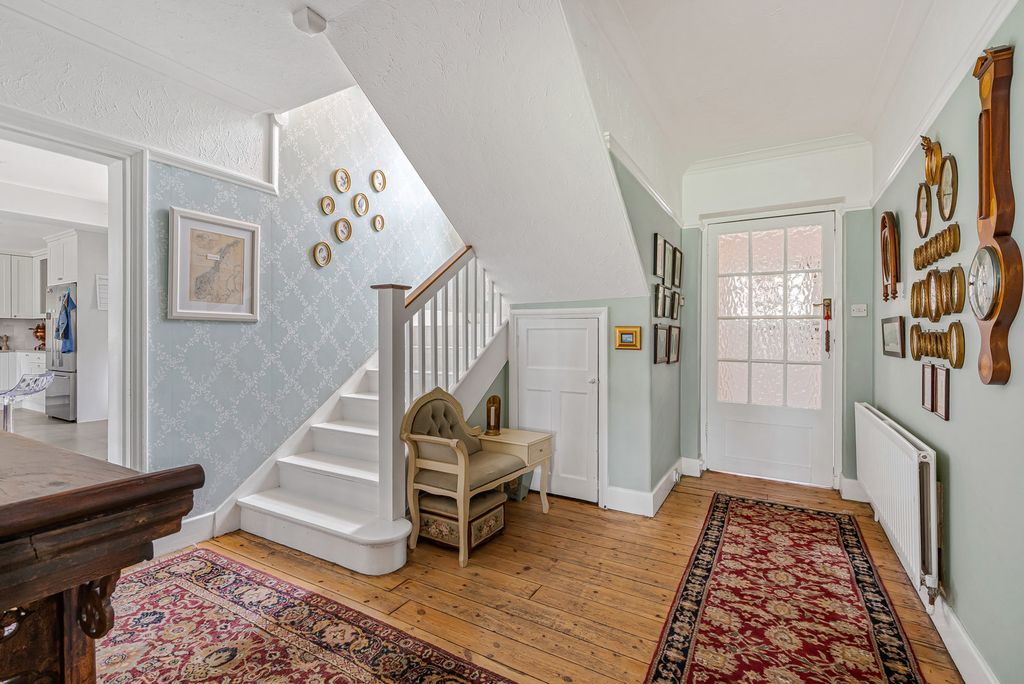 Property photo 3 of 54 Entrance