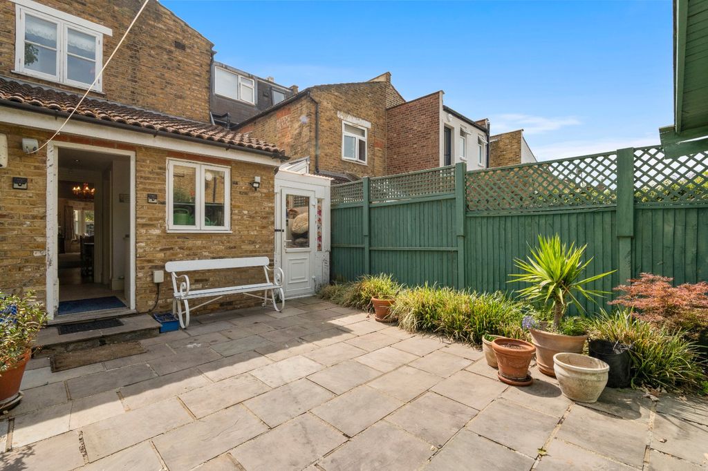 Property photo 3 of 11