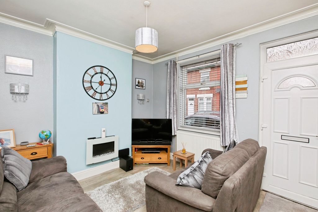 Property photo 2 of 12