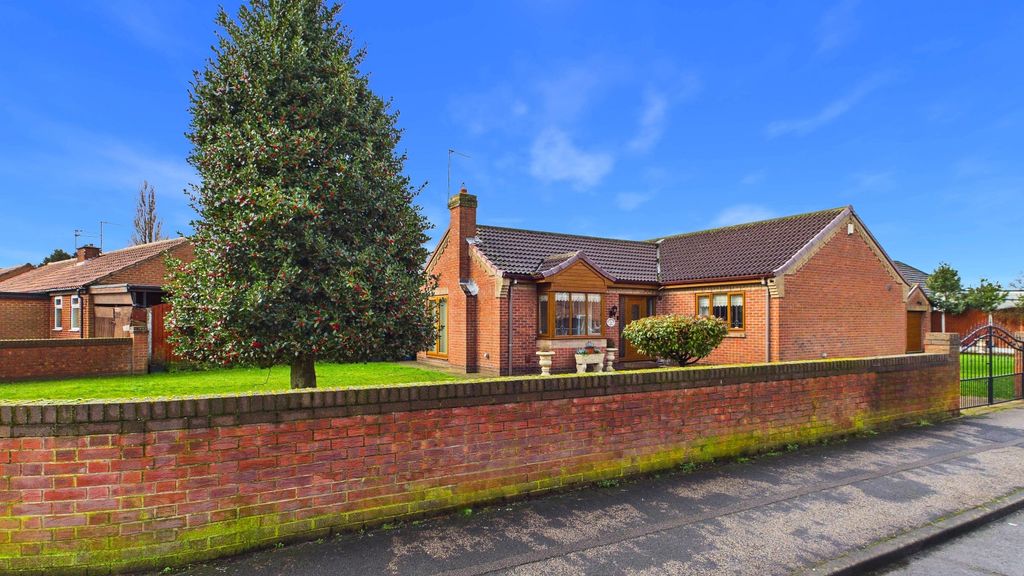 Property photo 3 of 19 Cam02351G0-Pr0096-Still005