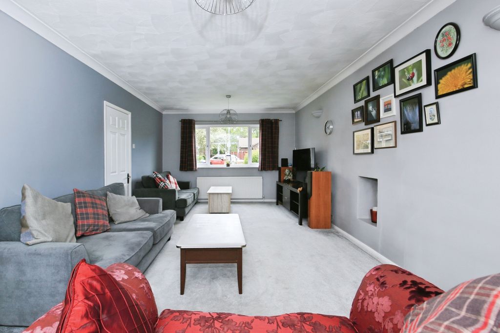 Property photo 2 of 33 Img_1963