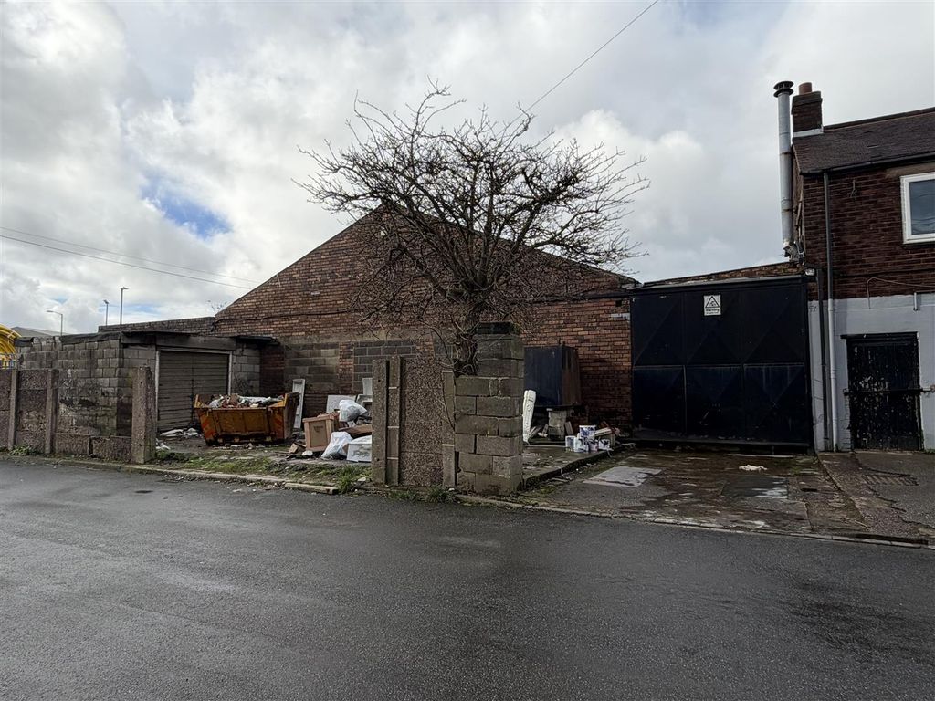 Property photo 3 of 16