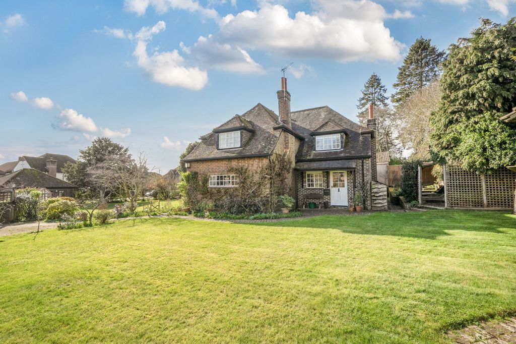 Property photo 1 of 17 Side Elevation