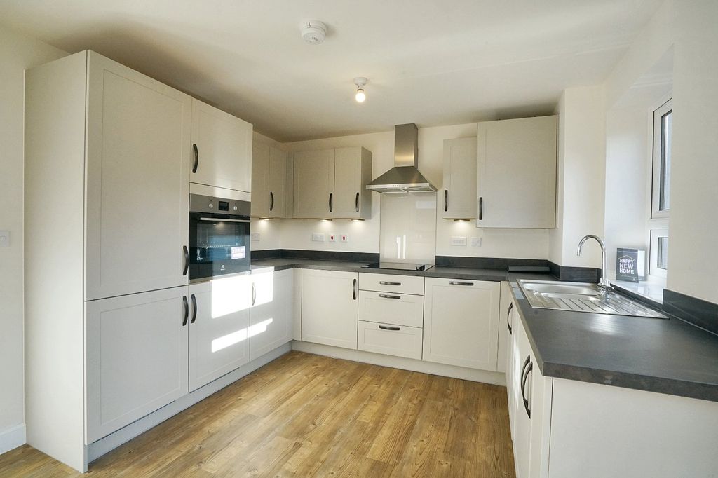 Property photo 3 of 20 Picture No. 06