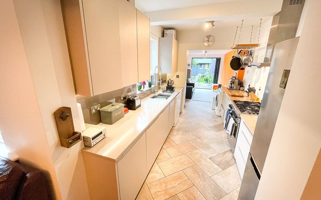 Property photo 3 of 30 Picture 3