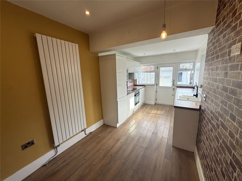 Property photo 3 of 17 Picture No. 12