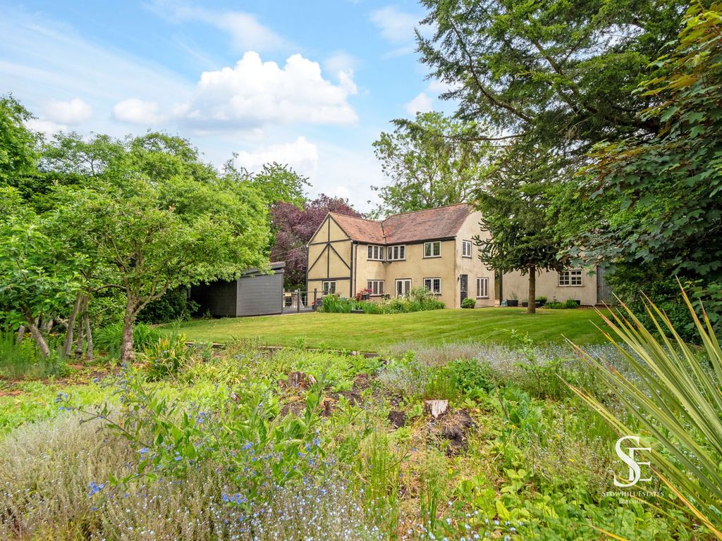 Property photo 2 of 34 Garden To Property