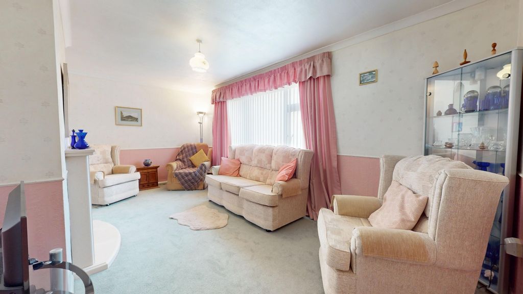 Property photo 3 of 15 4715876