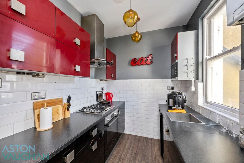 Property photo 2 of 9 4817111