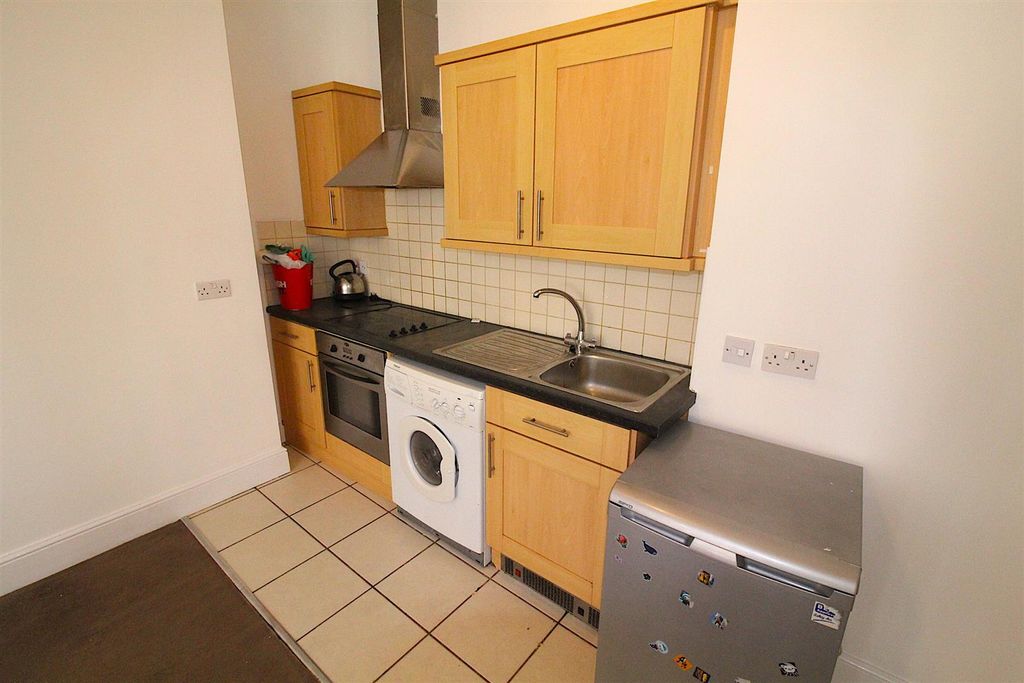 Property photo 2 of 8