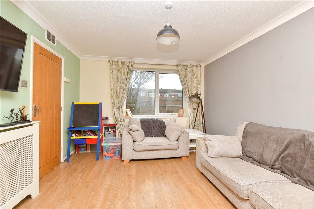 Property photo 2 of 9 Lounge