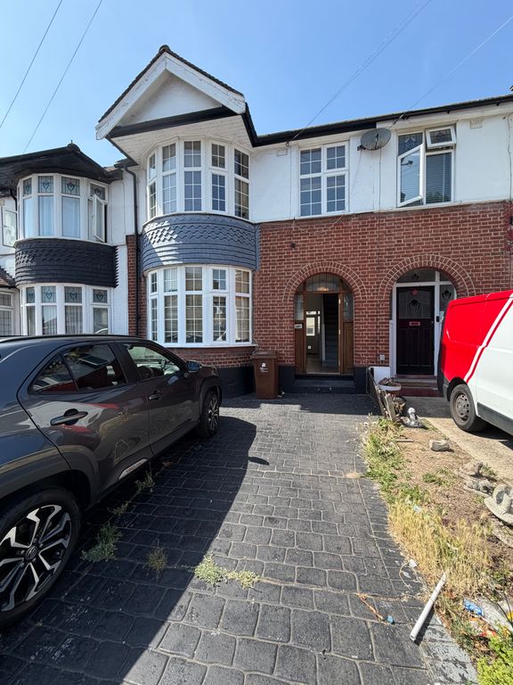 Property photo 1 of 11 Front / Drive